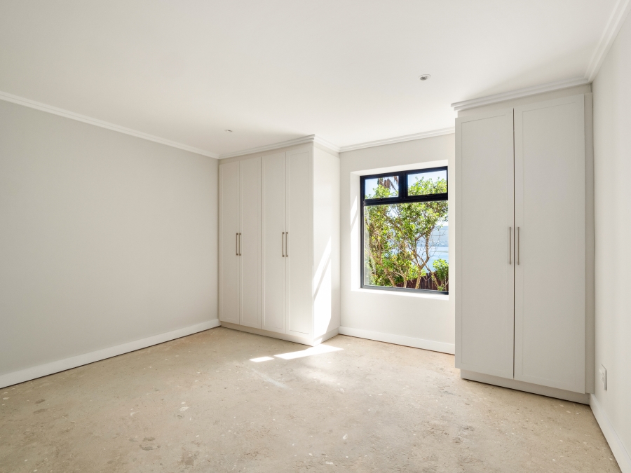 5 Bedroom Property for Sale in Paradise Western Cape